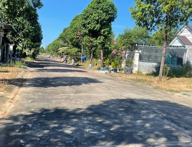 Bán đất ở Bình Phước 2.500m2 có 200m2 thổ cư giá kẹt sổ riêng sát