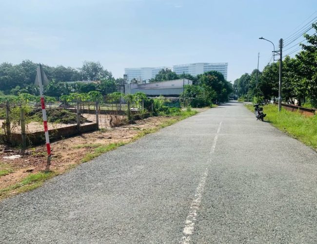 Cần bán 1.561m2 đất có 700m2 thổ cư, mặt tiền nhựa 32m