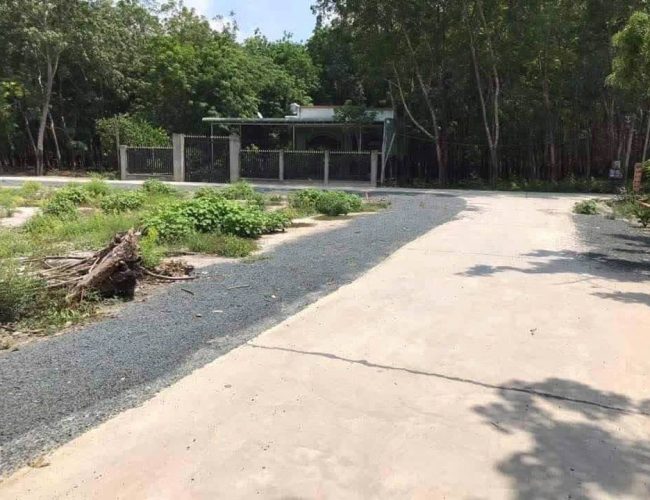 Sang gấp 2.100m2 đất đẹp gọi 0969 950 161 khu dân đông gần trường