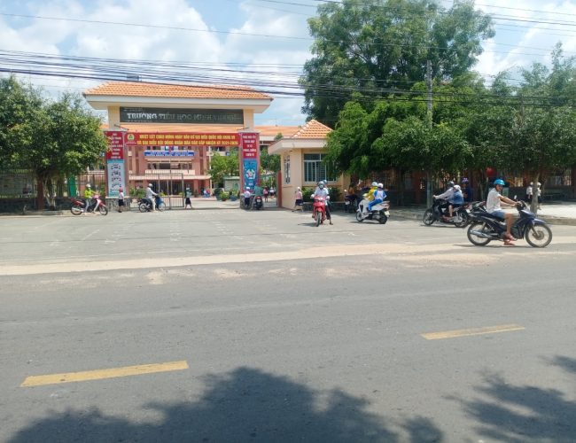 Bán nhanh đất Bình Phước thổ cư ngay trường cấp 3 Thị xã